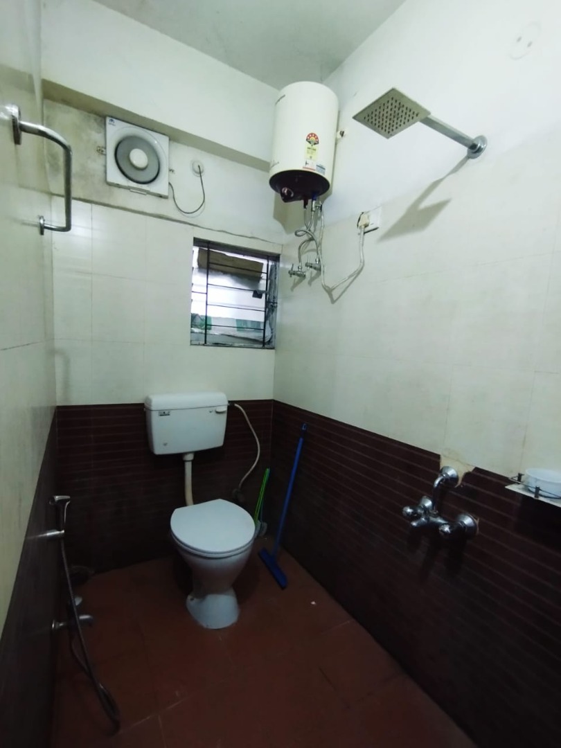 Unfurnished 4bhk in RG Baruah Rd, Zoo Tiniali, Guwahati, Assam, India for Rent